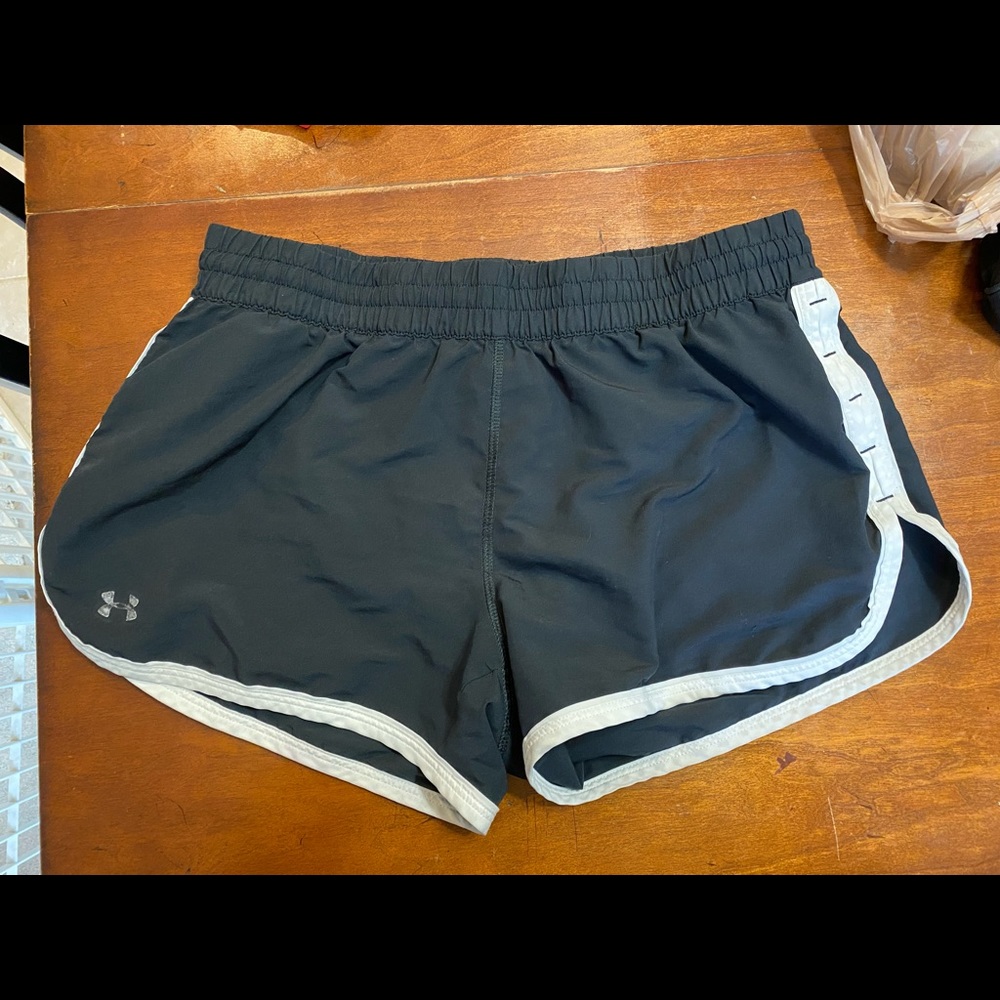 medium under armor running shorts